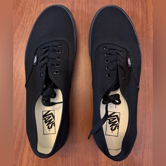 Vans Authentic Low-Top Shoes - Picture 2 of 8